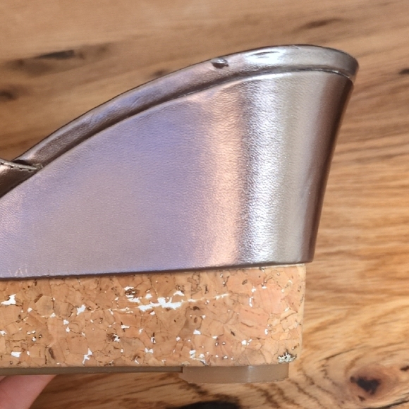 Guess Metallic Leather Cork Wedge Thong Sandals - Picture 5 of 6